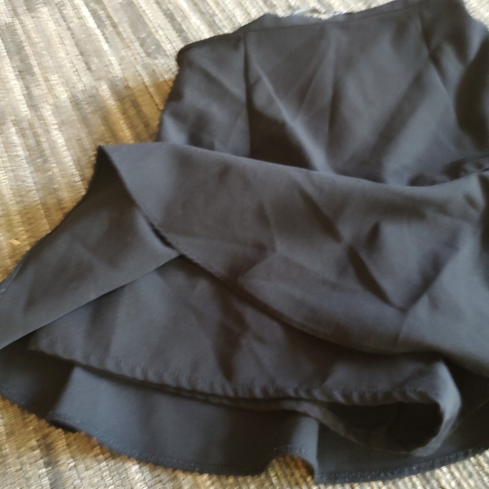 Zara Black Wrap Tie Front Ruffle Mini Skort Shorts Womens Size‎ M